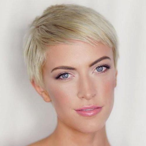 Elegantní pixie pro jemné vlasy