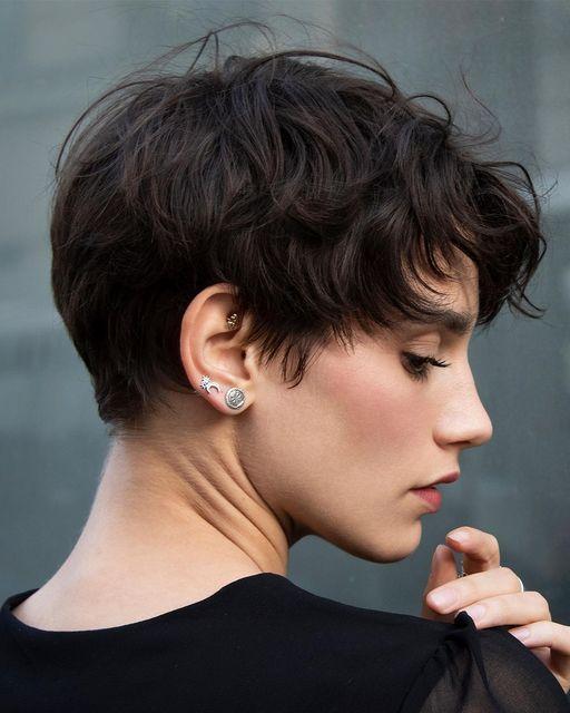 Francouzský krátký pixie styl