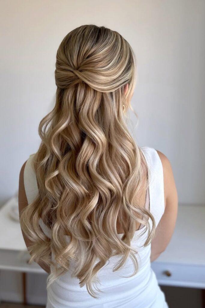 Dlouhé vlasy half up half down
