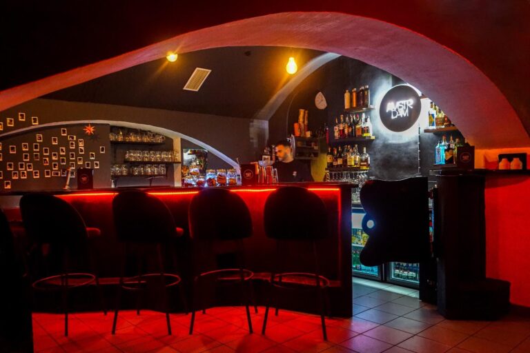 AMSTRDAM Bar Lounge ChIJMdLdCPaVC0cR4wzF7bbzjz8 1 768x512
