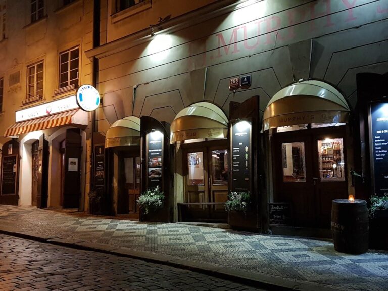 Bar U Kl ChIJT690seOUC0cRNG3V8dBOXmo 1 768x576