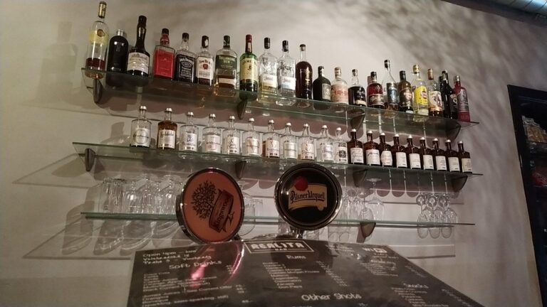 Realita Bar Prague ChIJHXp3o52UC0cReUeoDjJeeio 1 768x432