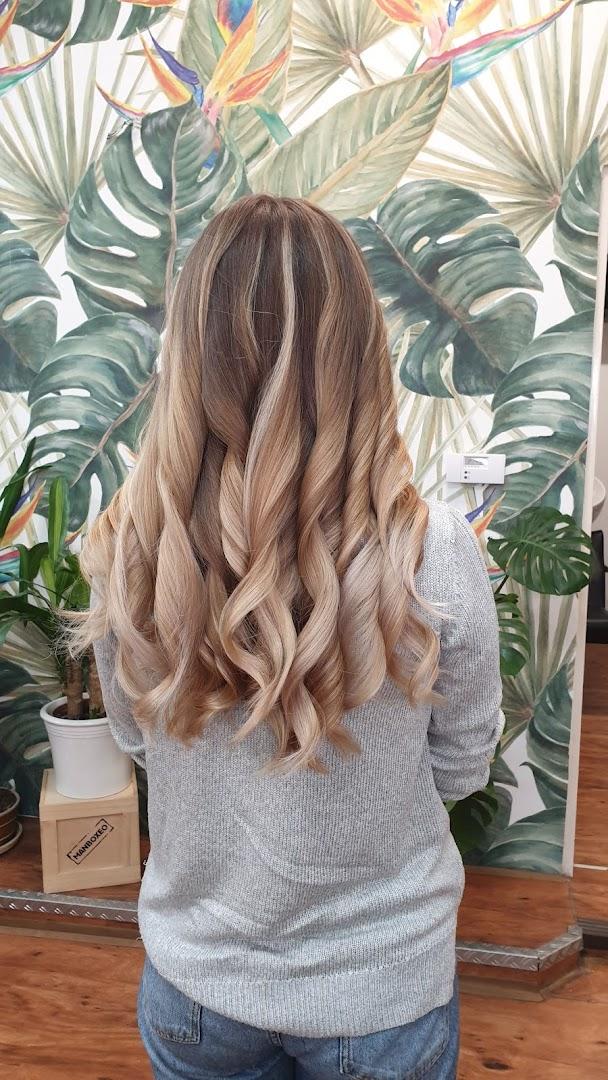 Salon Alexis Beauty ChIJRamtUn2UC0cRilNmMnUnxfg 1